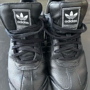 Adidas Samoa Textured Black Sneakers lightly worn worn good cleaning no box